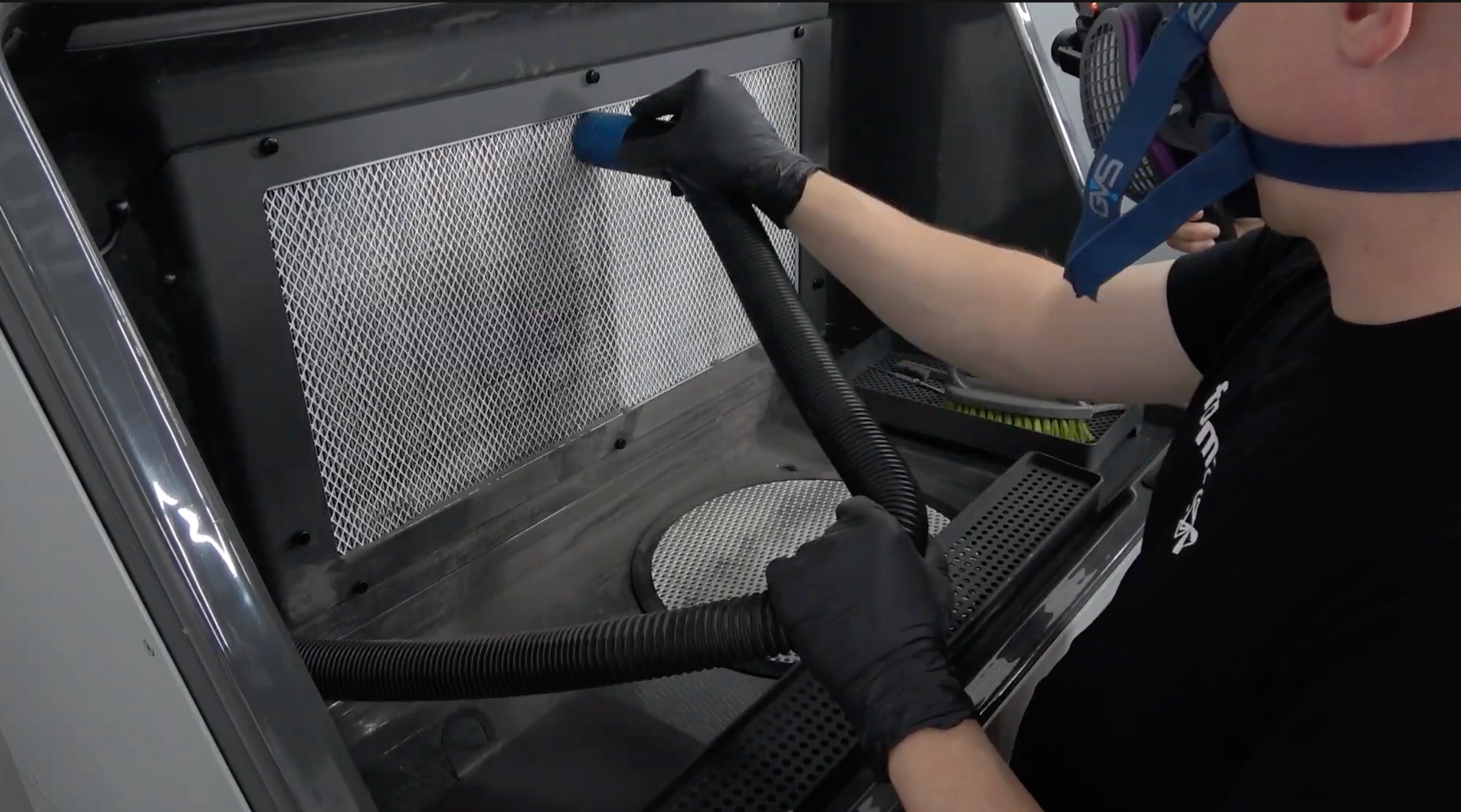 SLS printer vacuuming