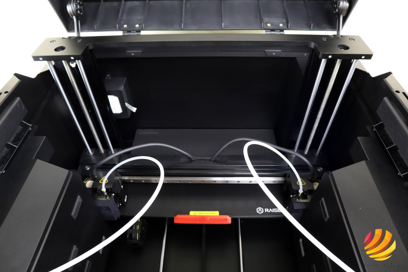 obzor_3d-printer_raise3d_e2_image13.jpeg